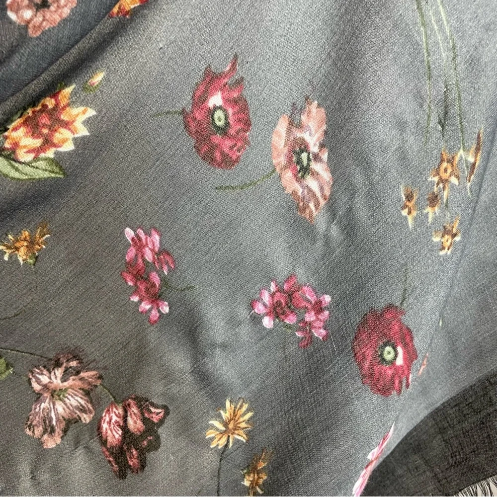 Gauzy Floral Scarf Gray Rectangular Raw Edge Fringe‎ Polyester Women Lightweight